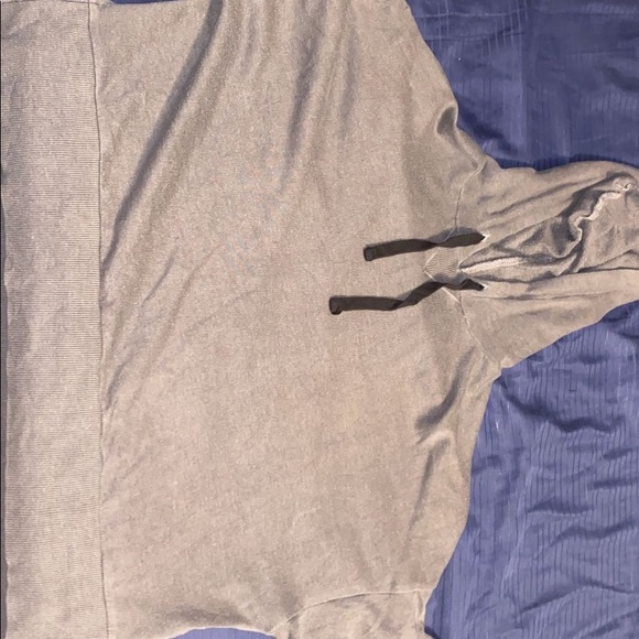Grey crop top hoodie - Picture 2 of 2